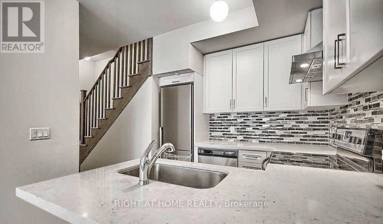 111 - 600 Alex Gardner Circle, Aurora, Ontario  L4G 3G5 - Photo 4 - N13118272