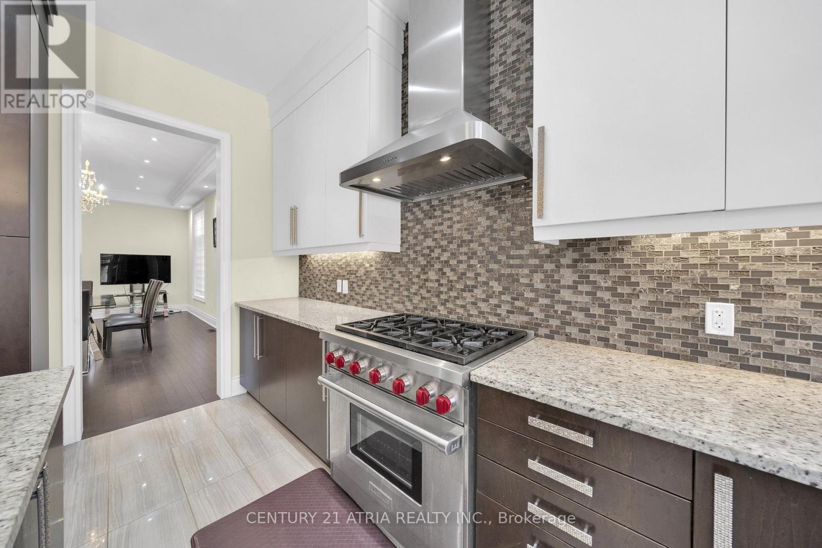 20 Baldry Avenue, Vaughan (Patterson), Ontario  L6A 4X7 - Photo 3 - N13118344