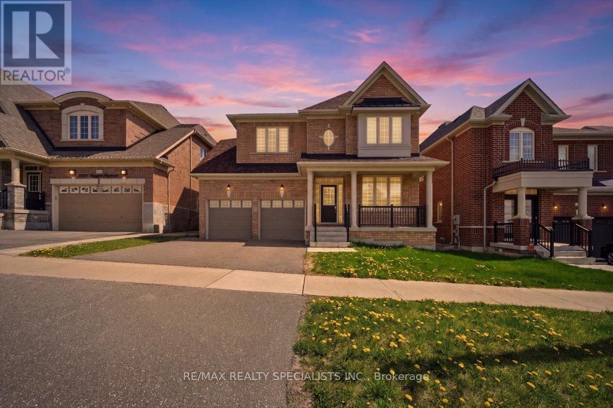 1033 LANGFORD BOULEVARD, Bradford West Gwillimbury, Ontario