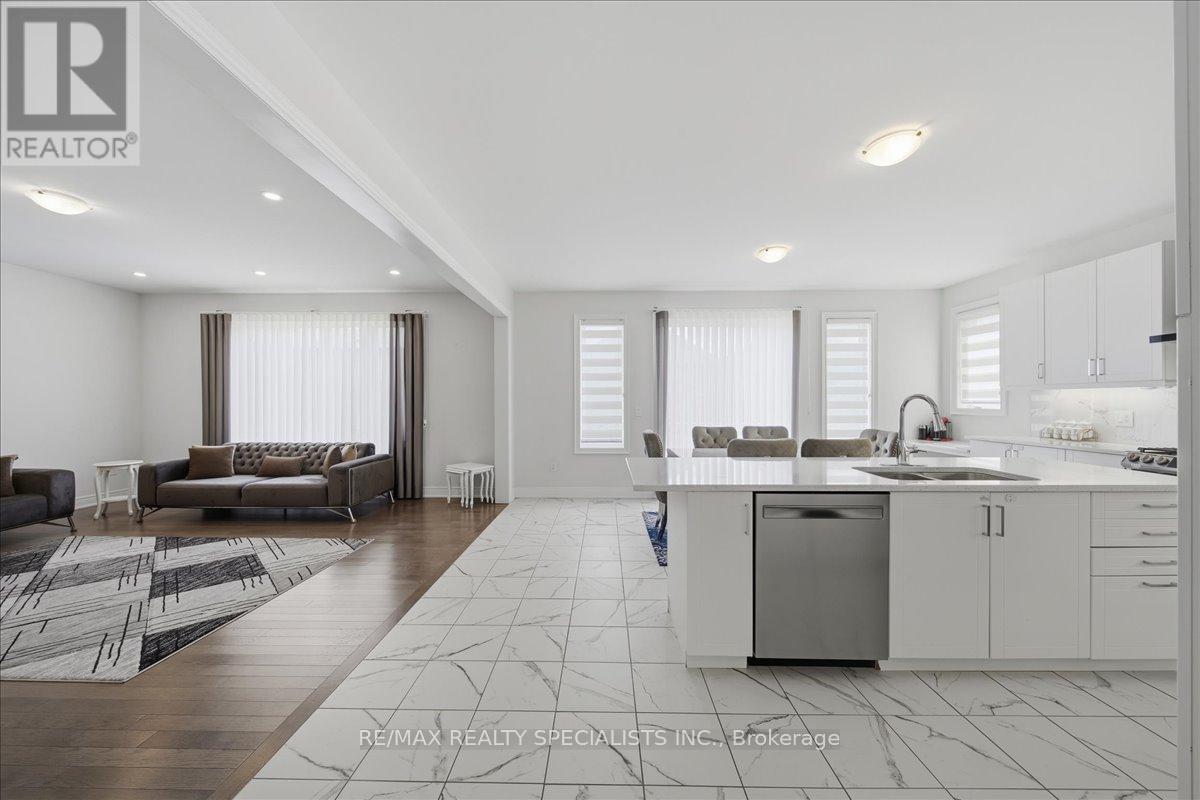 1033 Langford Boulevard, Bradford West Gwillimbury, Ontario  L3Z 4K9 - Photo 10 - N13118430