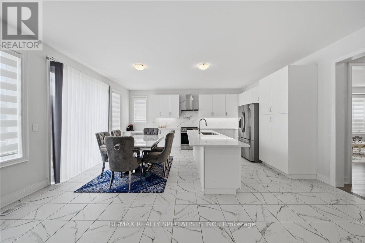 1033 Langford Boulevard, Bradford West Gwillimbury, Ontario  L3Z 4K9 - Photo 12 - N13118430