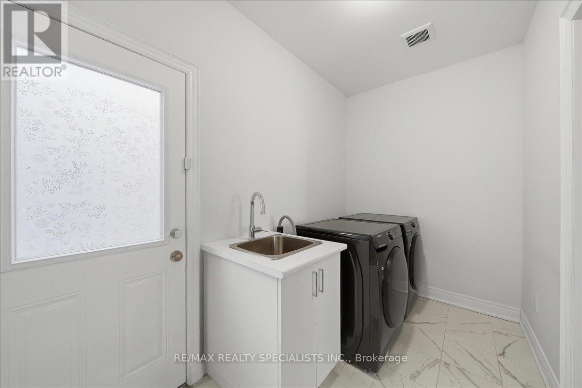 1033 Langford Boulevard, Bradford West Gwillimbury, Ontario  L3Z 4K9 - Photo 24 - N13118430