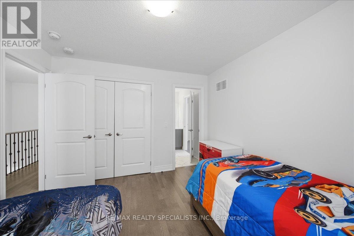 1033 Langford Boulevard, Bradford West Gwillimbury, Ontario  L3Z 4K9 - Photo 37 - N13118430