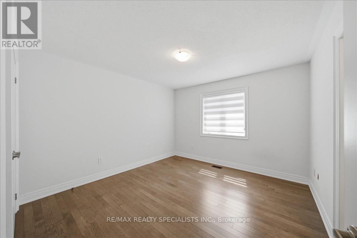 1033 Langford Boulevard, Bradford West Gwillimbury, Ontario  L3Z 4K9 - Photo 38 - N13118430