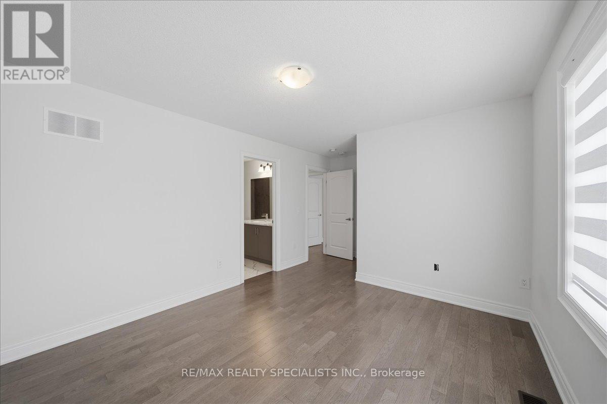 1033 Langford Boulevard, Bradford West Gwillimbury, Ontario  L3Z 4K9 - Photo 44 - N13118430