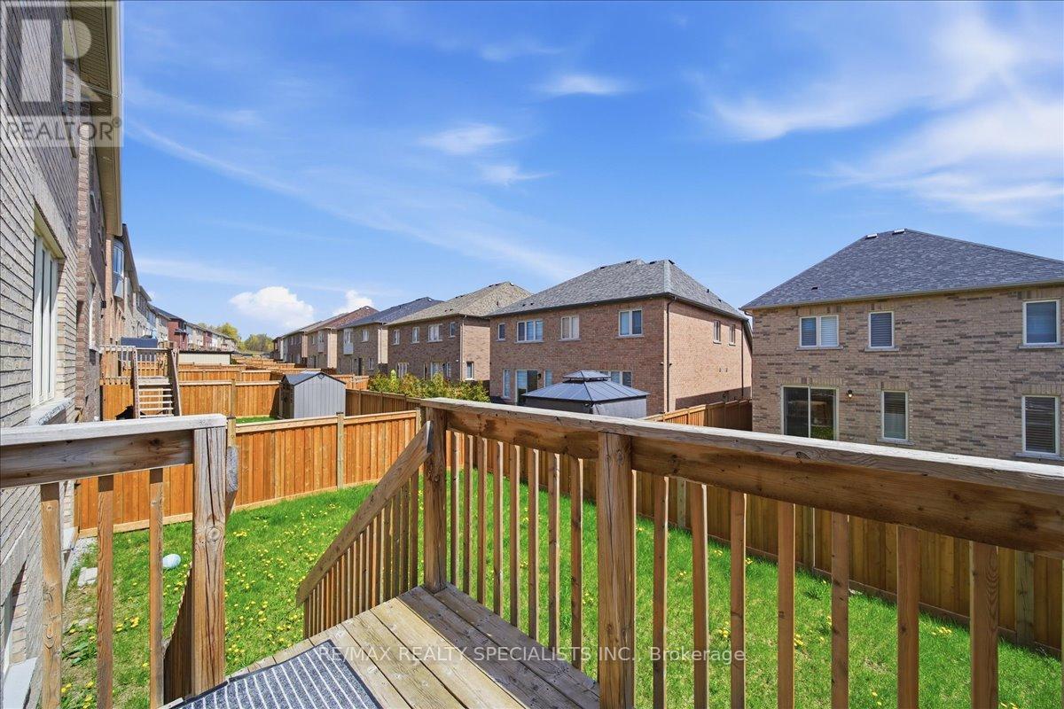 1033 Langford Boulevard, Bradford West Gwillimbury, Ontario  L3Z 4K9 - Photo 47 - N13118430