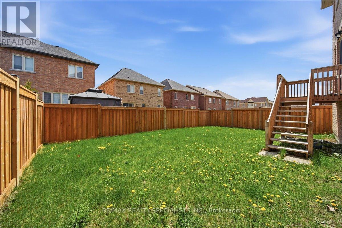 1033 Langford Boulevard, Bradford West Gwillimbury, Ontario  L3Z 4K9 - Photo 48 - N13118430