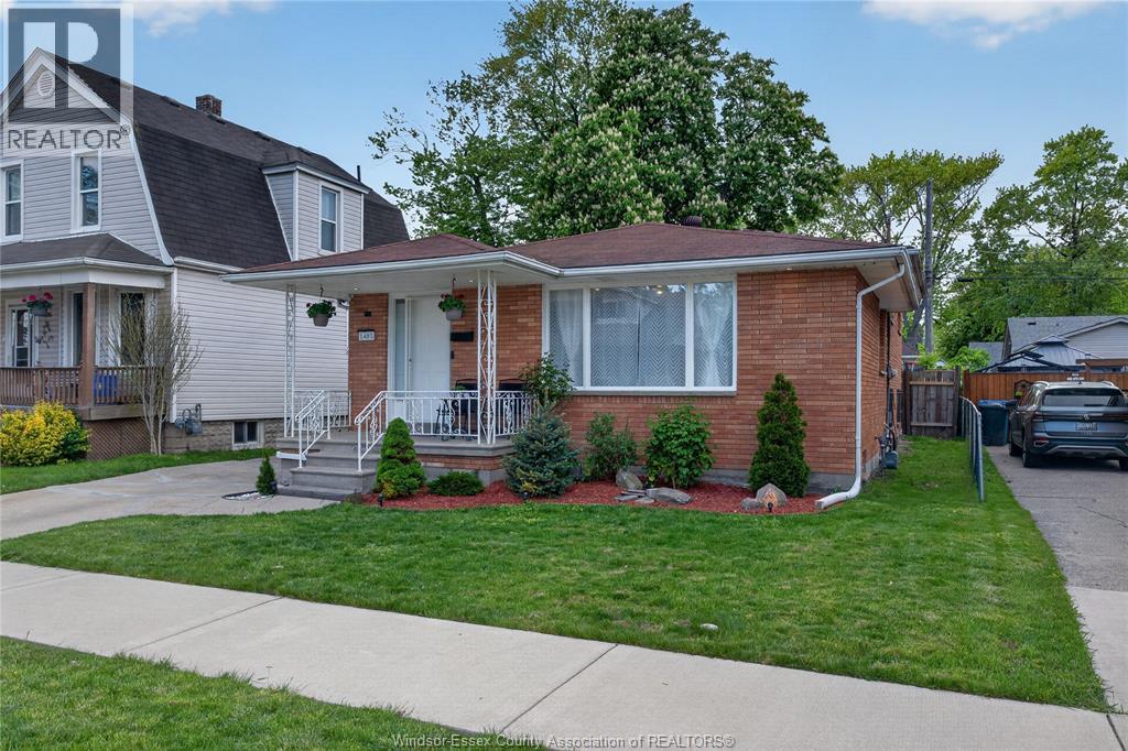 1481 Ellrose, Windsor, Ontario  N8Y 3X4 - Photo 3 - 26010851
