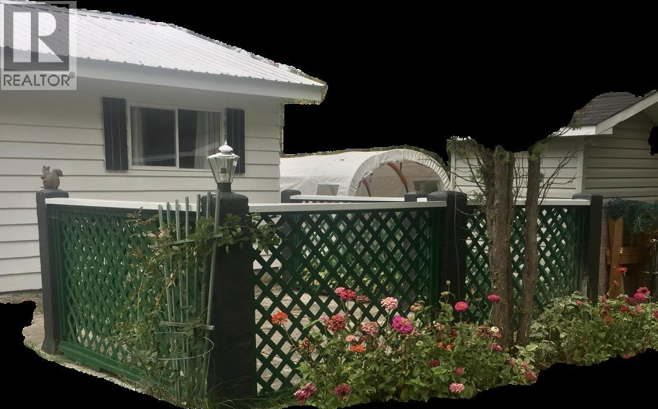 3309 Red Bluff Road, Quesnel, British Columbia  V2J 6E1 - Photo 2 - R3122529