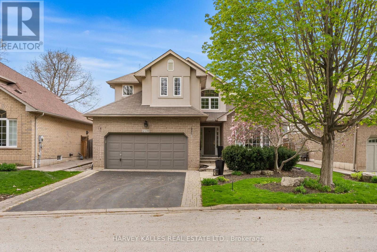 2139 Bushtrail Court, Burlington, Ontario  L7M 4B2 - Photo 2 - W13113772