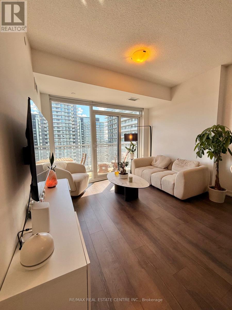 1322 - 2520 Eglinton Ave Avenue W, Mississauga, Ontario  L5M 0Y2 - Photo 1 - W13117538
