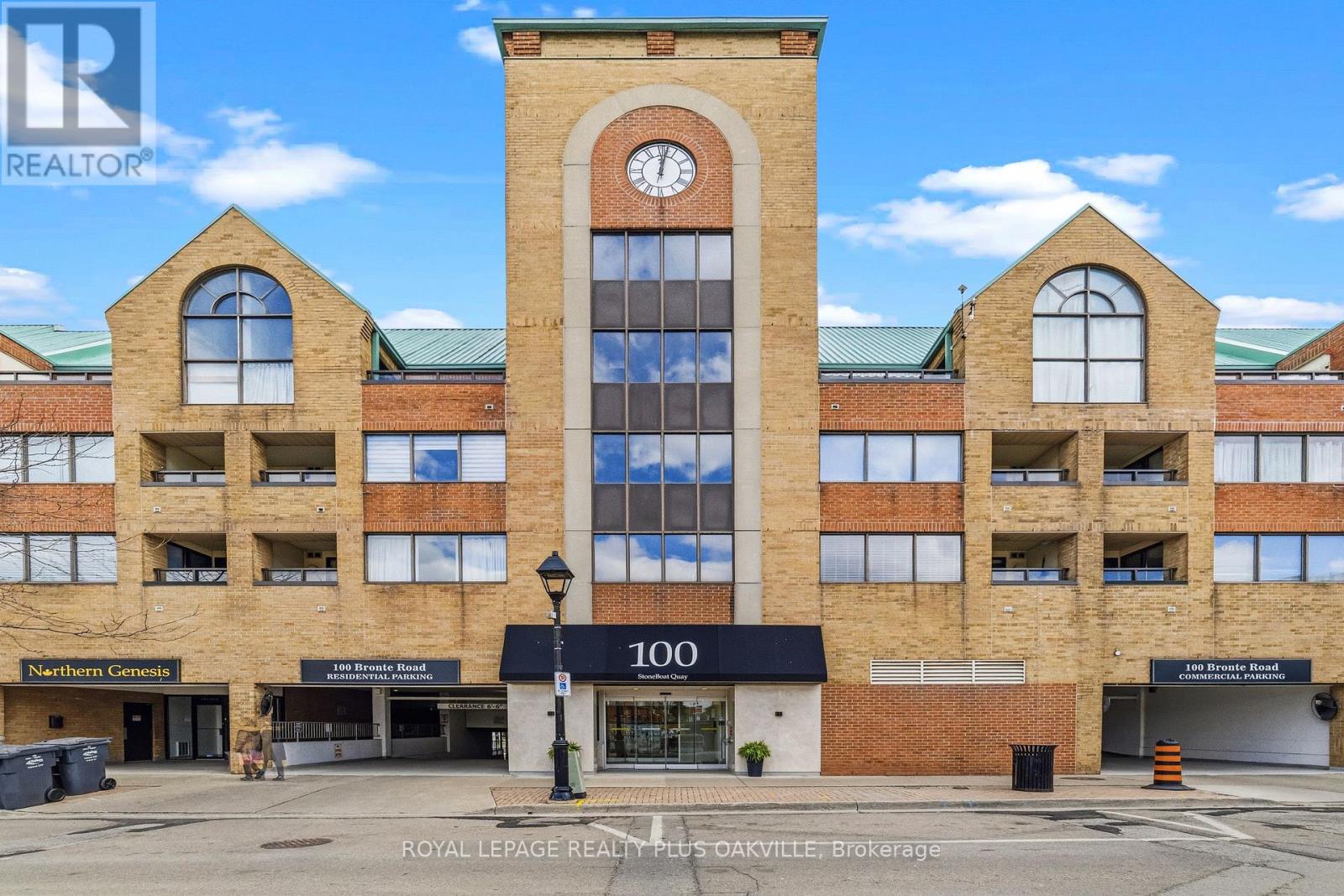 404 - 100 Bronte Road, Oakville, Ontario  L6L 6L5 - Photo 1 - W13118150
