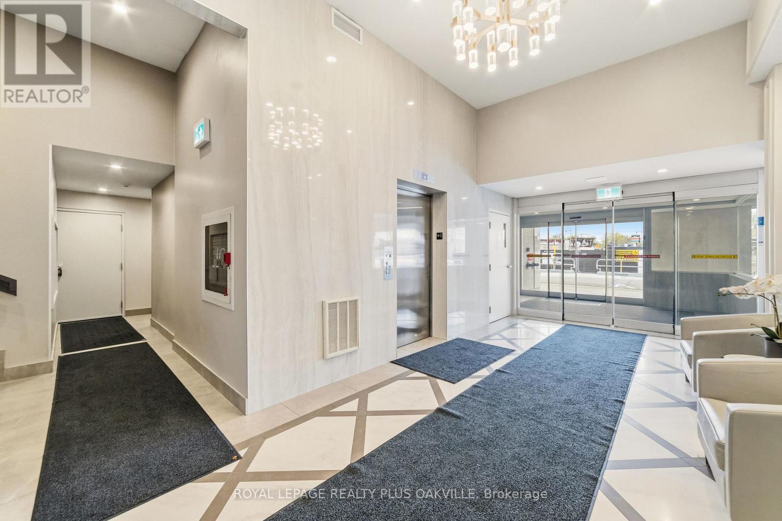 404 - 100 Bronte Road, Oakville, Ontario  L6L 6L5 - Photo 5 - W13118150