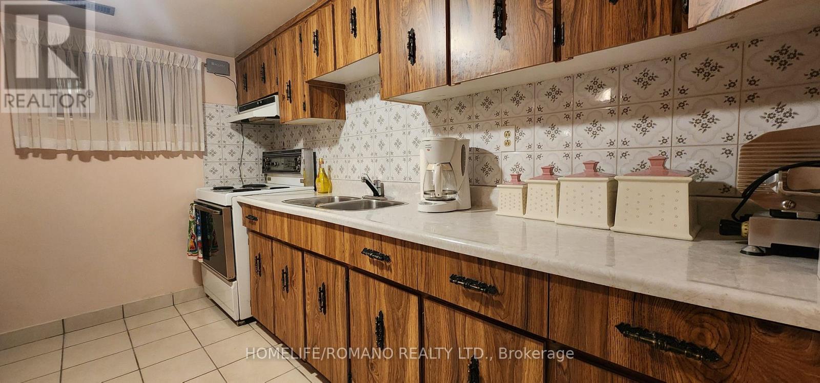 24 Katherine Road, Toronto, Ontario  M3K 1H9 - Photo 18 - W13118164