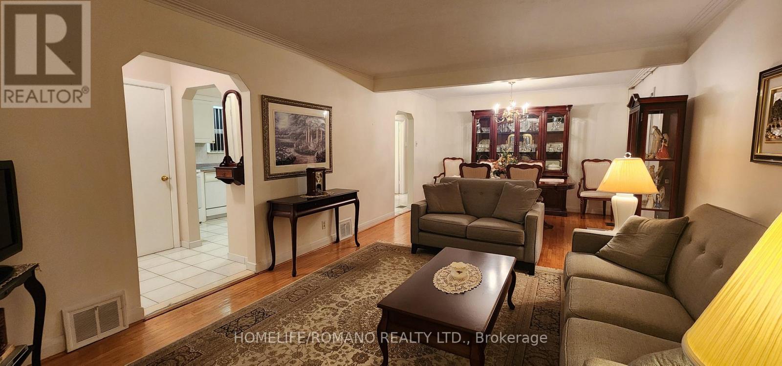 24 Katherine Road, Toronto, Ontario  M3K 1H9 - Photo 5 - W13118164