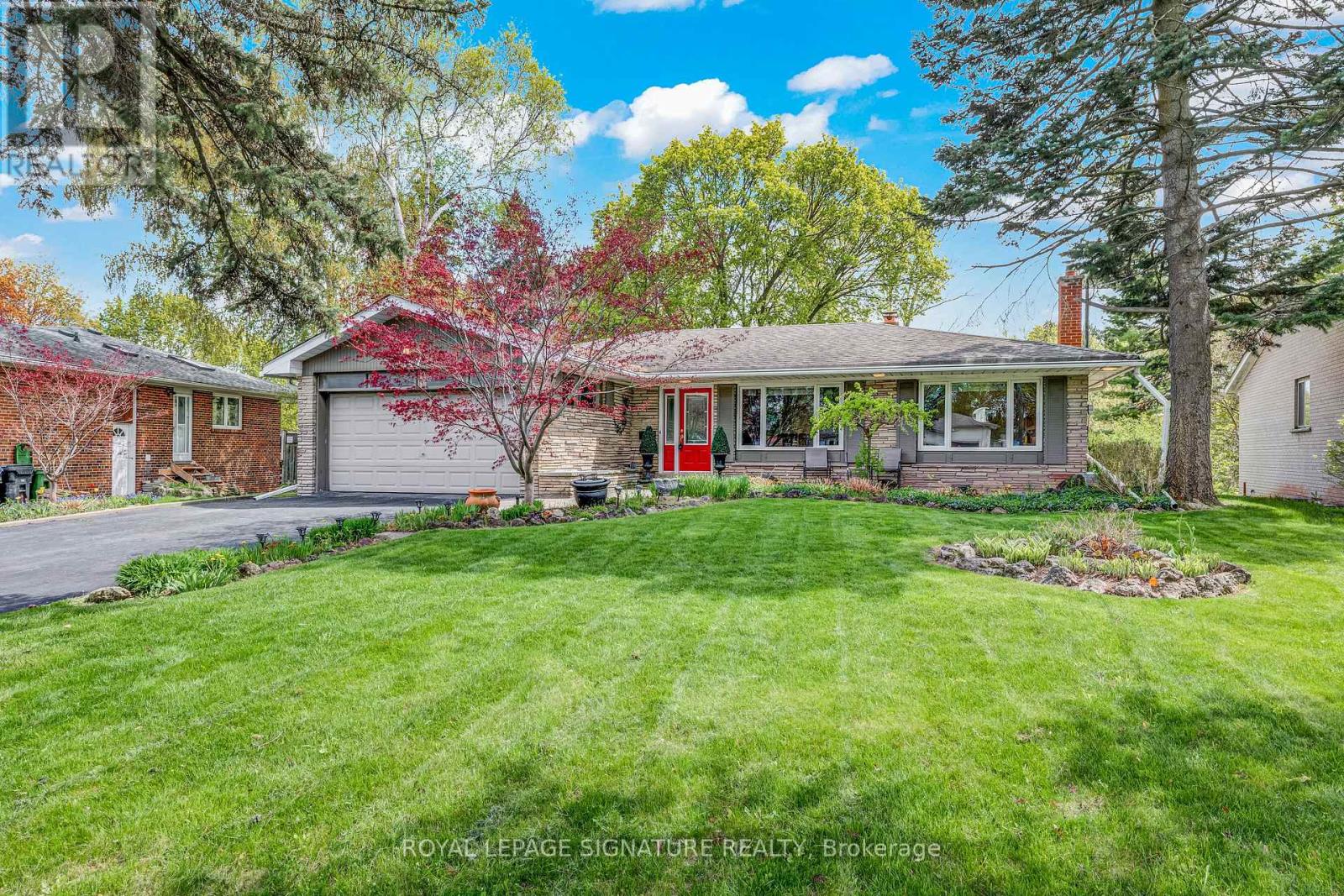 147 Verobeach Boulevard, Toronto, Ontario  M9M 1R2 - Photo 1 - W13118210
