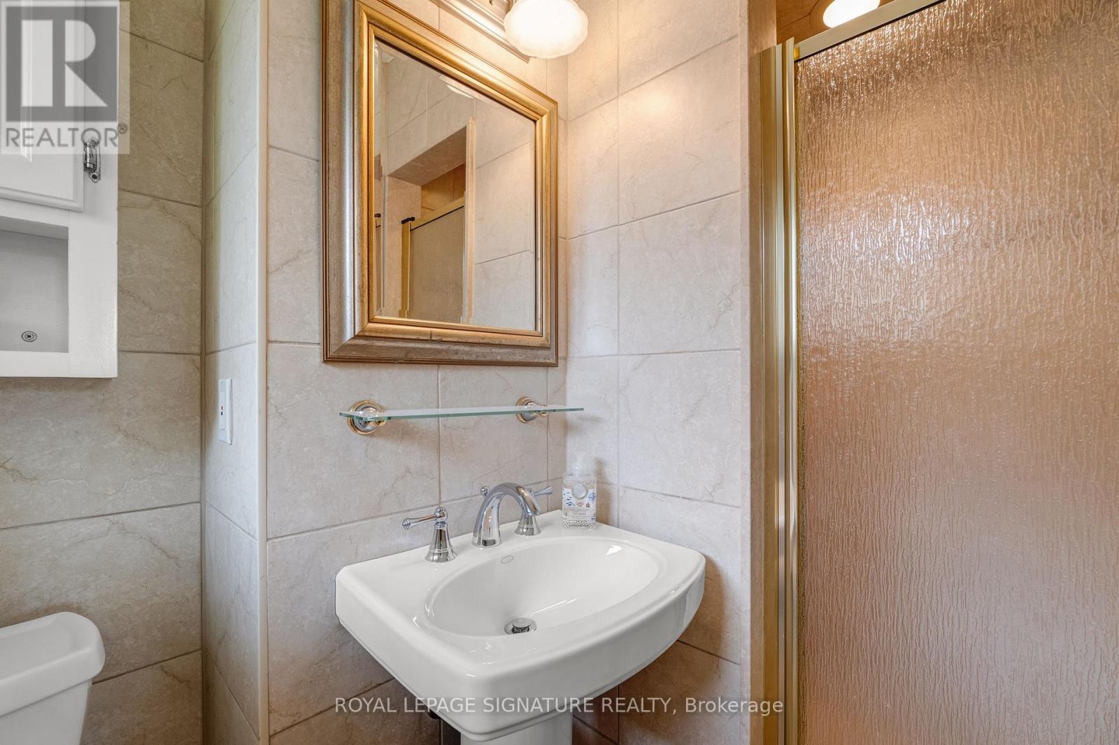 147 Verobeach Boulevard, Toronto, Ontario  M9M 1R2 - Photo 18 - W13118210