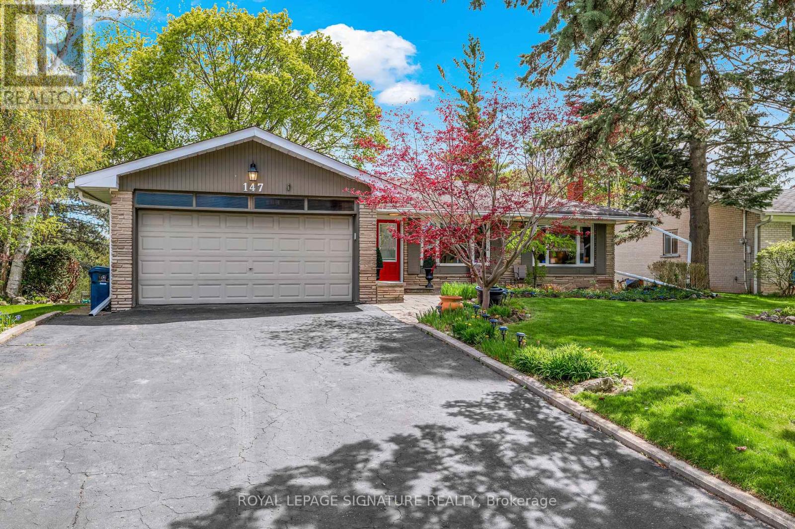 147 Verobeach Boulevard, Toronto, Ontario  M9M 1R2 - Photo 2 - W13118210
