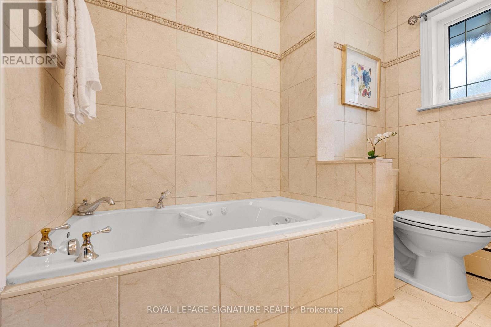 147 Verobeach Boulevard, Toronto, Ontario  M9M 1R2 - Photo 22 - W13118210
