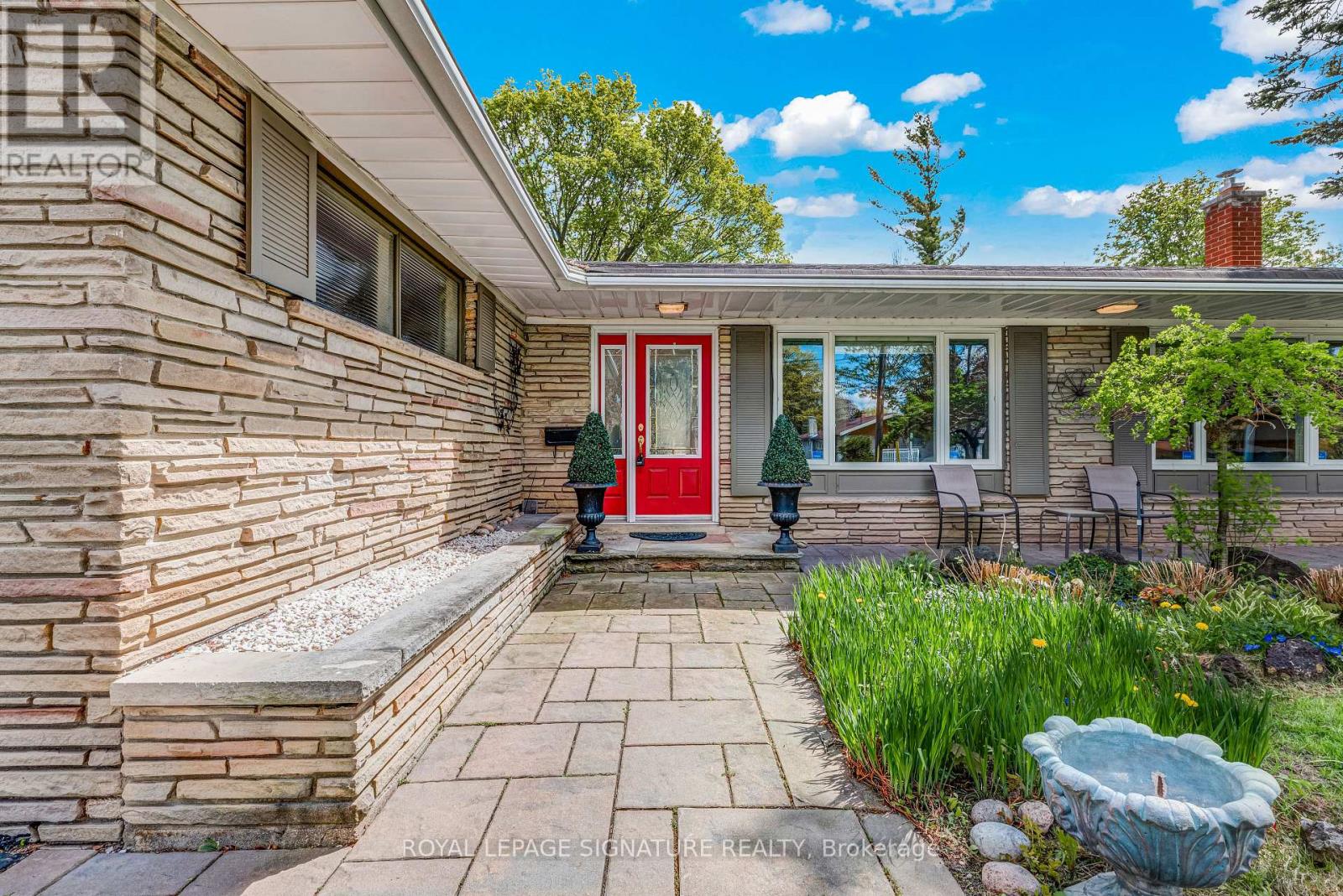 147 Verobeach Boulevard, Toronto, Ontario  M9M 1R2 - Photo 3 - W13118210