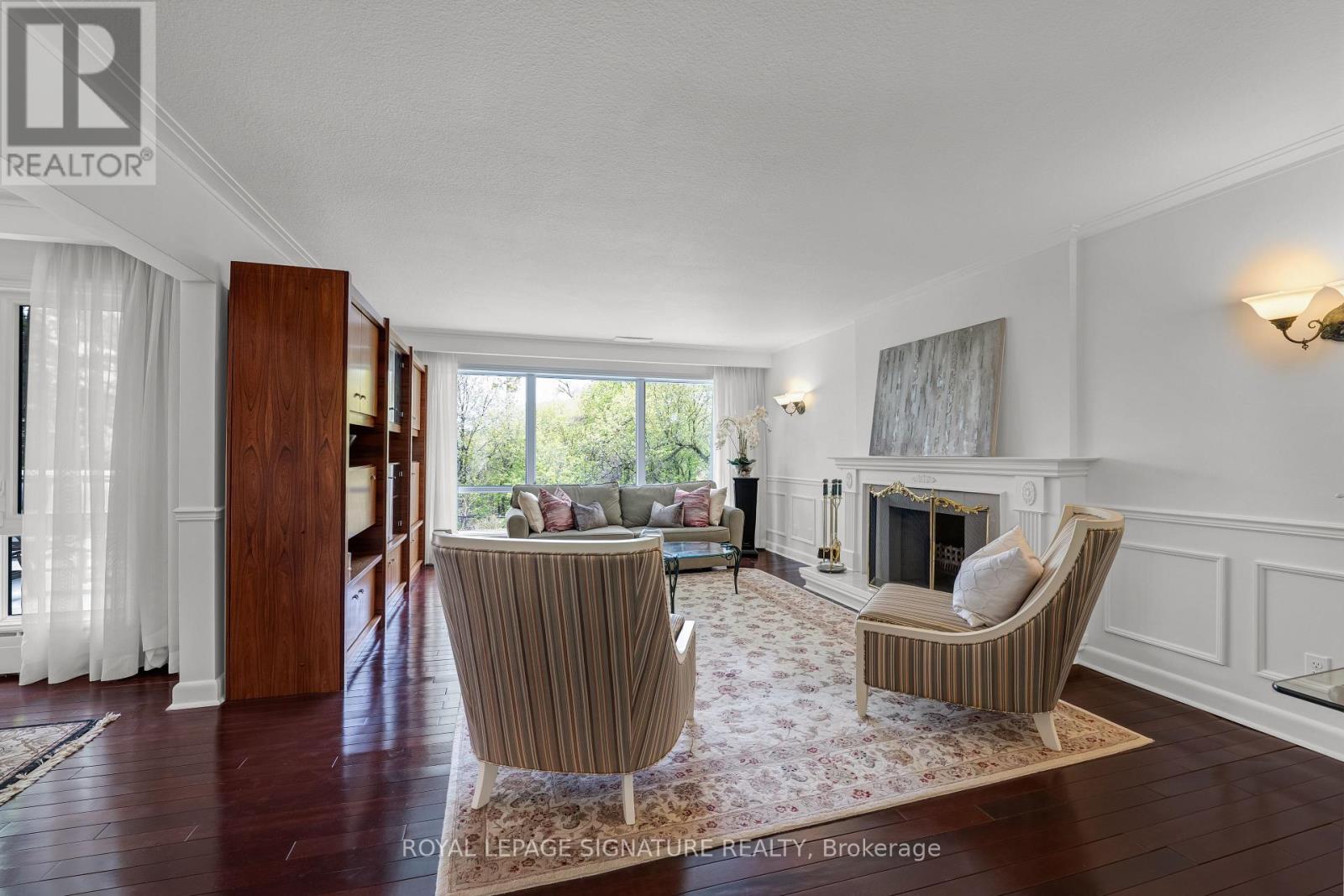147 Verobeach Boulevard, Toronto, Ontario  M9M 1R2 - Photo 4 - W13118210