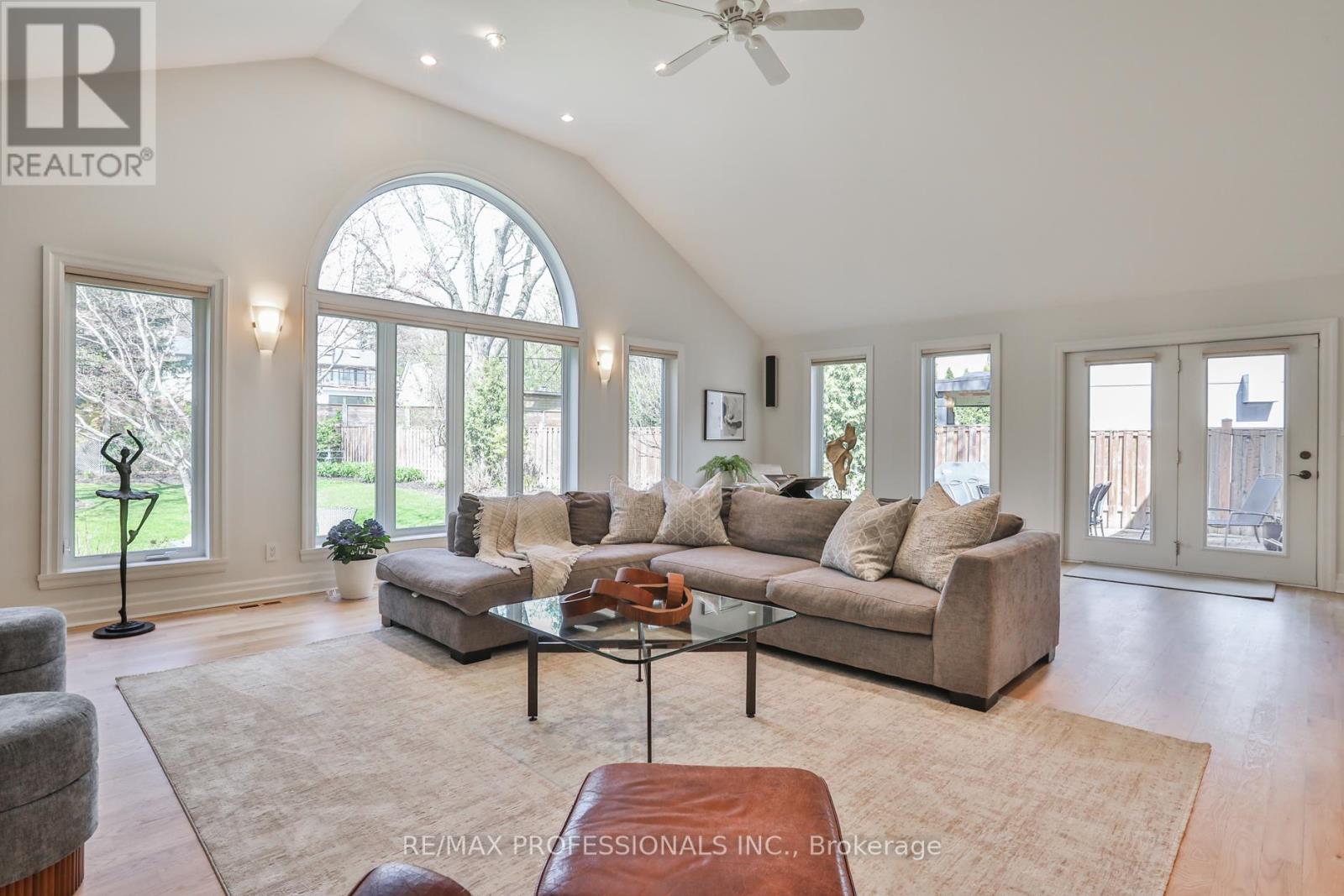 11 Cranleigh Court, Toronto, Ontario  M9A 3Y2 - Photo 19 - W13118214