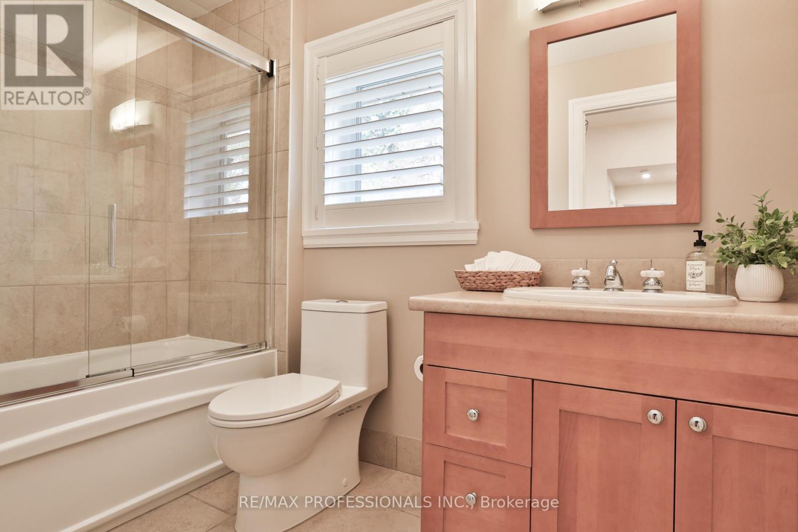 11 Cranleigh Court, Toronto, Ontario  M9A 3Y2 - Photo 27 - W13118214