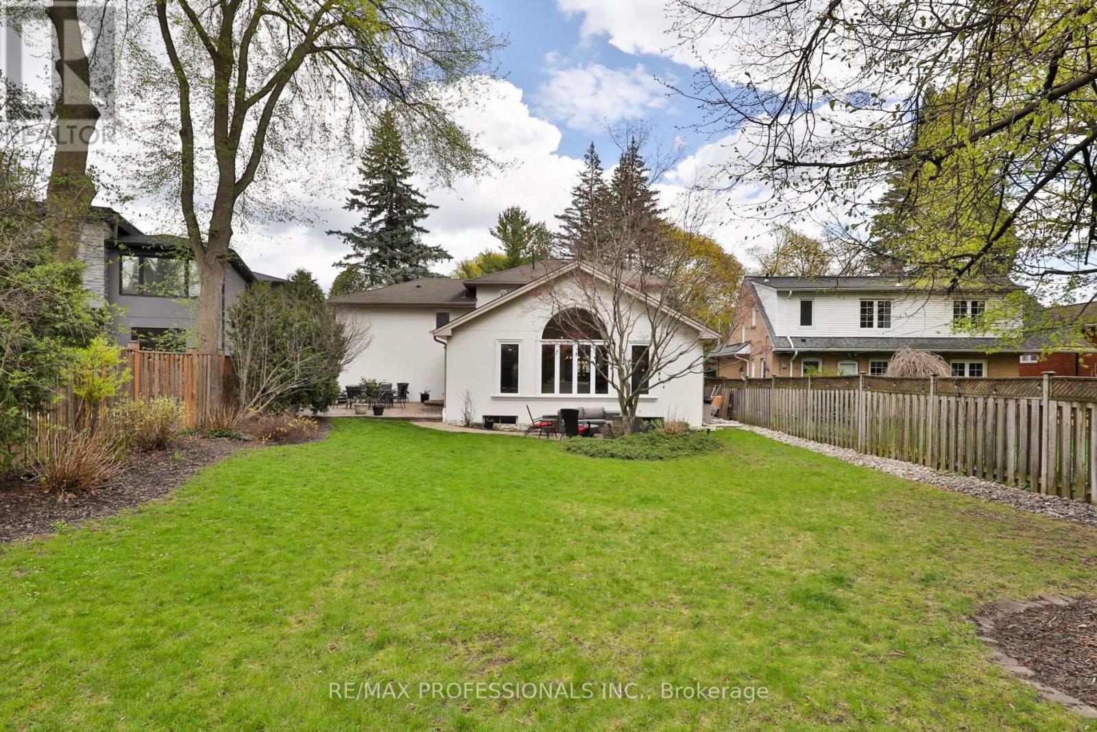 11 Cranleigh Court, Toronto, Ontario  M9A 3Y2 - Photo 3 - W13118214
