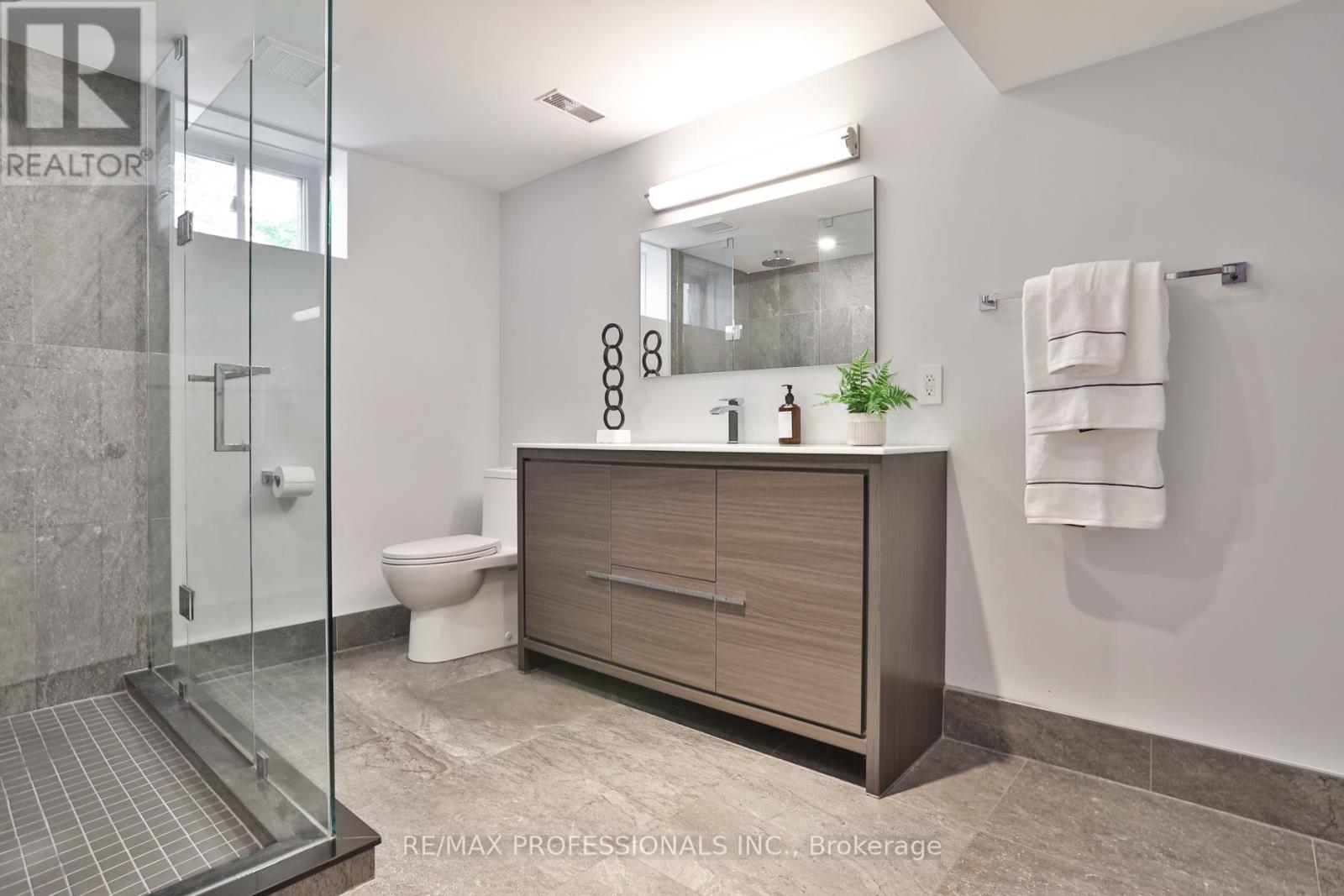 11 Cranleigh Court, Toronto, Ontario  M9A 3Y2 - Photo 46 - W13118214