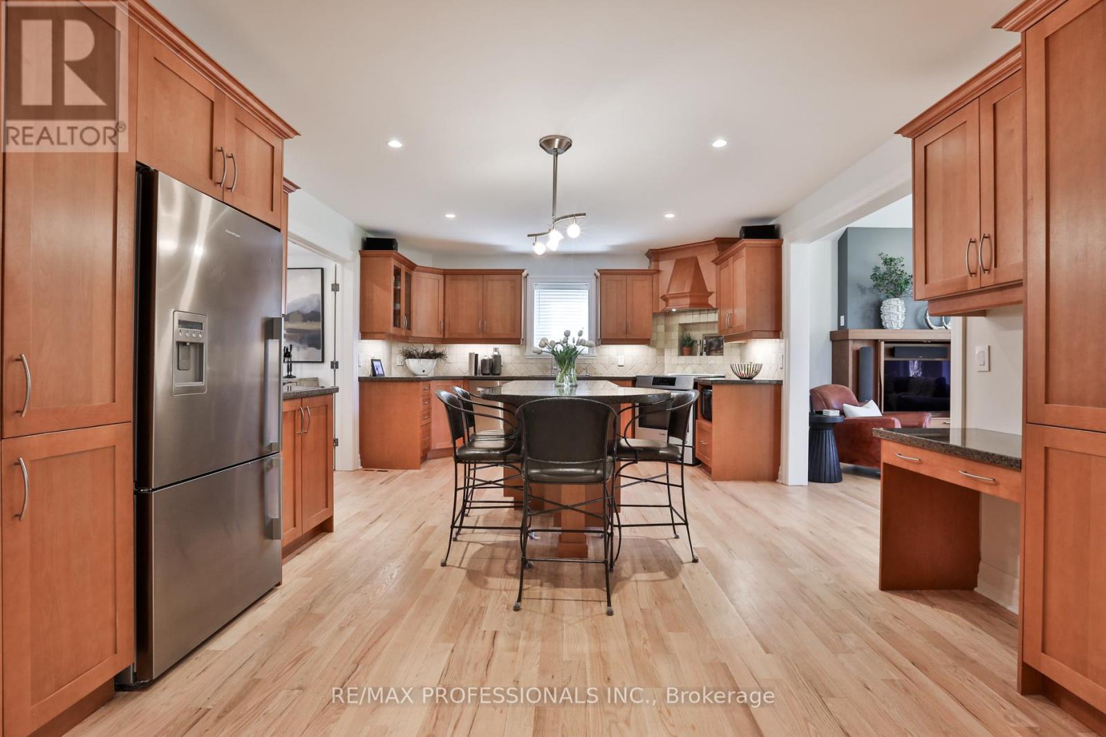 11 Cranleigh Court, Toronto, Ontario  M9A 3Y2 - Photo 9 - W13118214