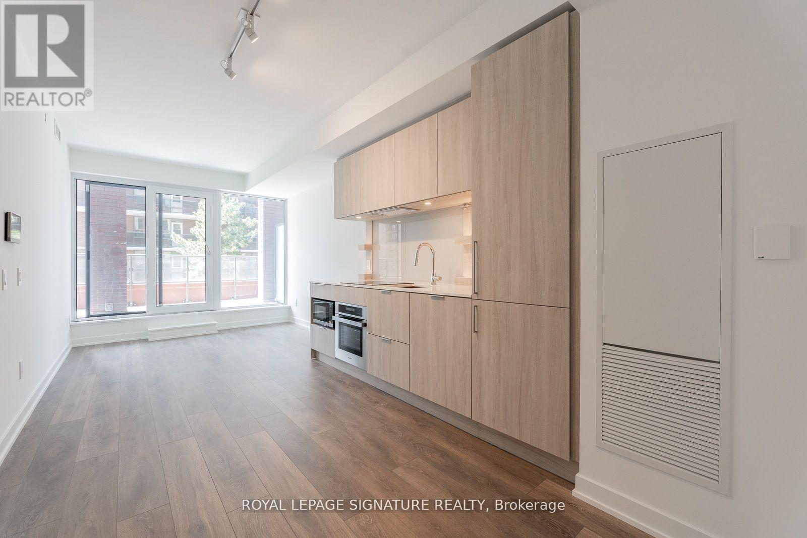 210 - 28 Ann Street, Mississauga, Ontario  L5G 0E1 - Photo 6 - W13118254