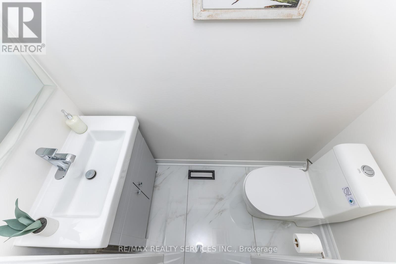 22 Berryfield Way, Brampton, Ontario  L6R 0Y2 - Photo 11 - W13118306