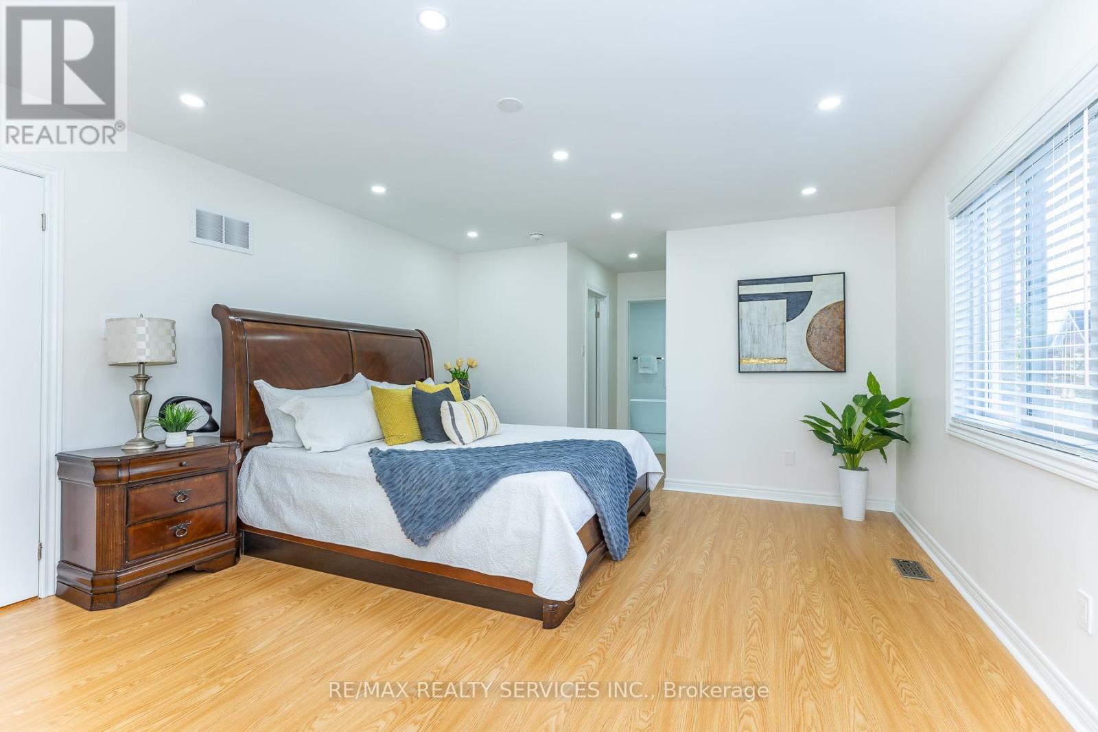 22 Berryfield Way, Brampton, Ontario  L6R 0Y2 - Photo 18 - W13118306