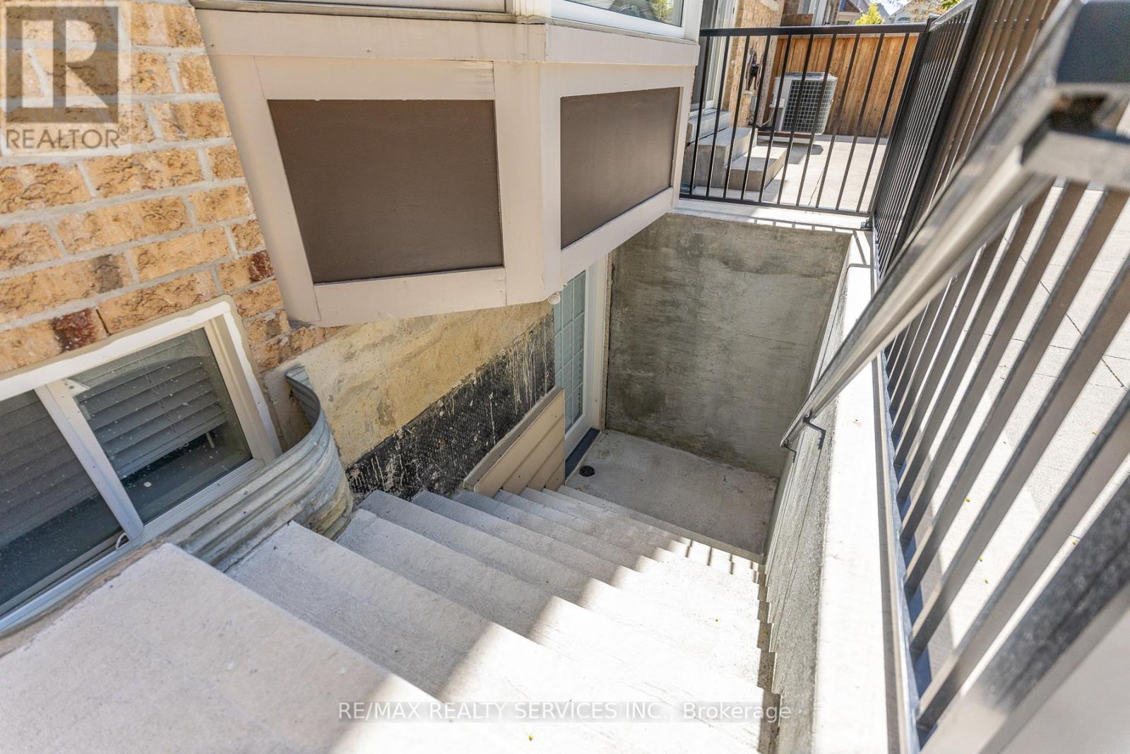 22 Berryfield Way, Brampton, Ontario  L6R 0Y2 - Photo 42 - W13118306
