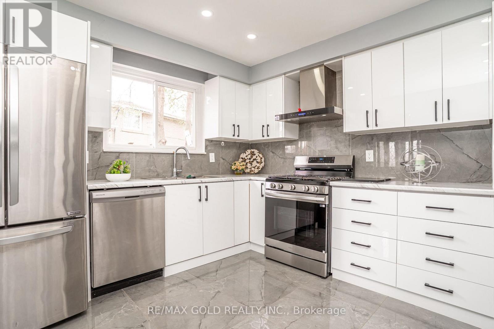 33 Garside Crescent, Brampton, Ontario  L6S 1H5 - Photo 12 - W13118328