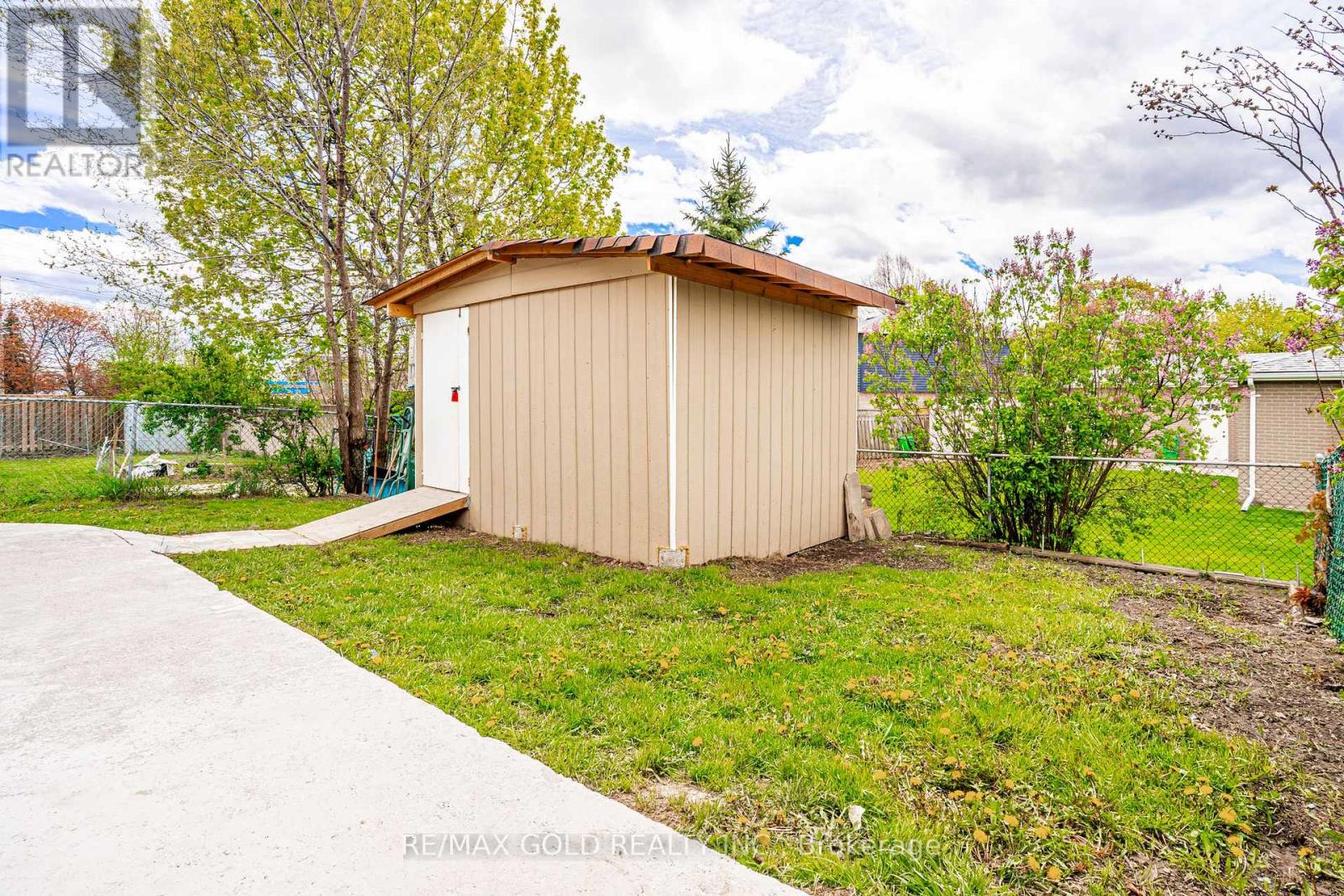 33 Garside Crescent, Brampton, Ontario  L6S 1H5 - Photo 36 - W13118328