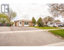 33 GARSIDE CRESCENT, Brampton, Ontario