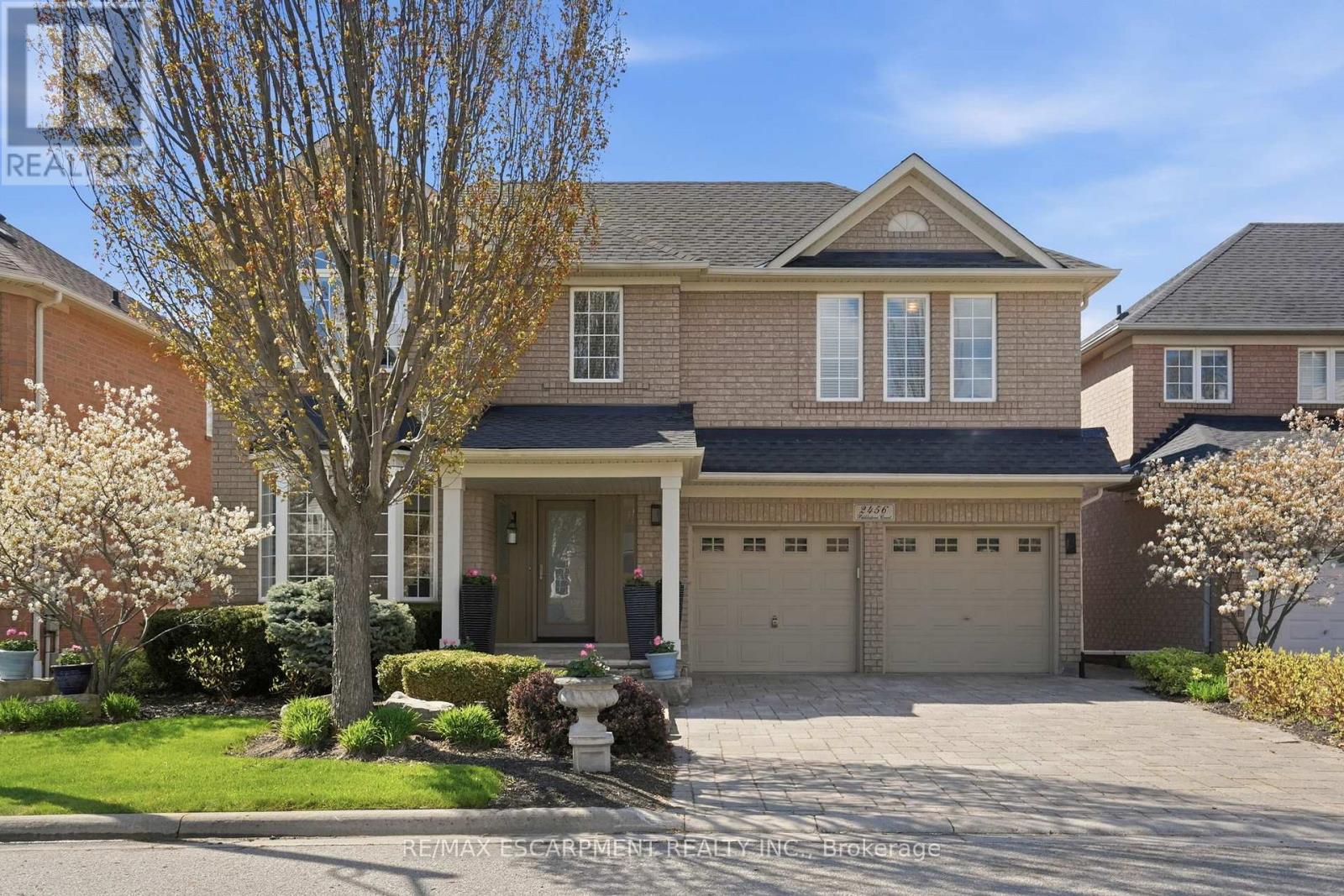 2456 Pebblestone Court, Oakville, Ontario  L6M 4C4 - Photo 2 - W13118378