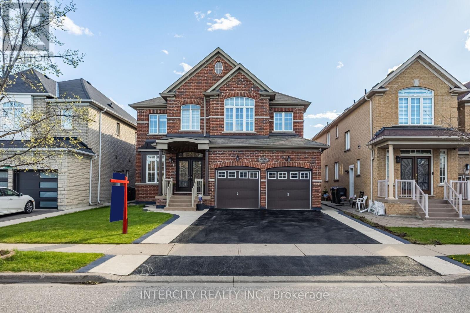 6 Constance Street, Brampton, Ontario  L6P 3G4 - Photo 2 - W13118410