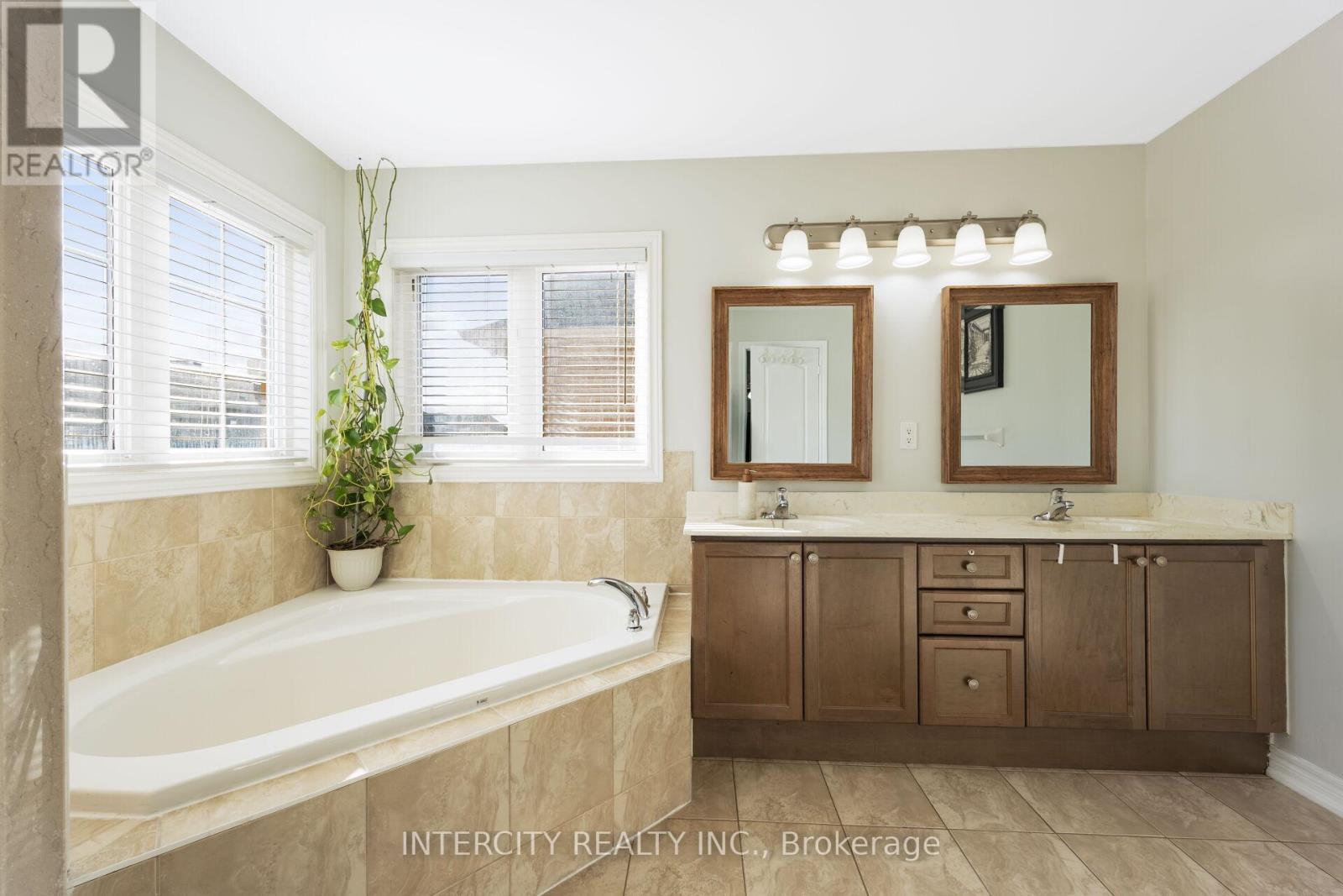 6 Constance Street, Brampton, Ontario  L6P 3G4 - Photo 29 - W13118410