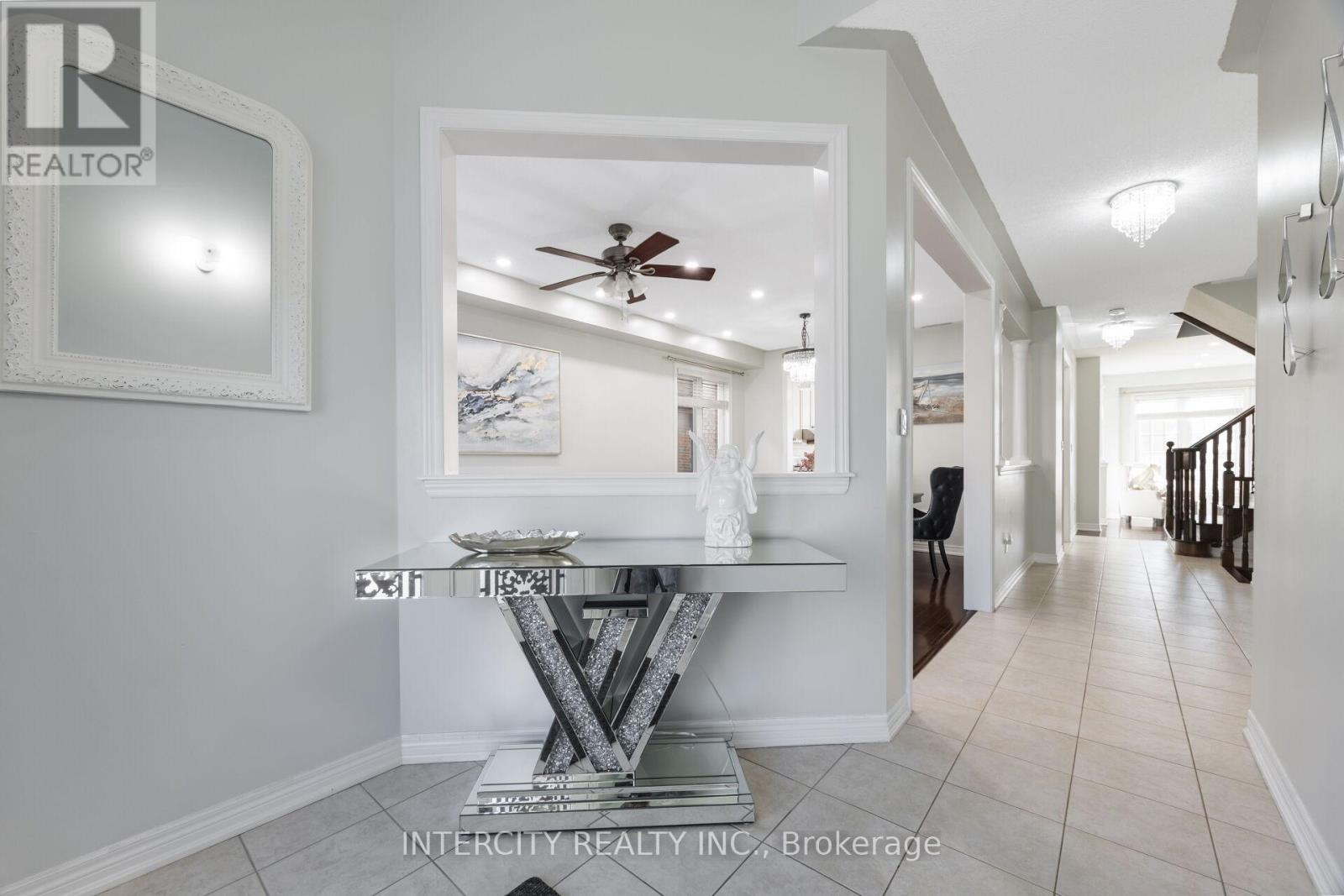 6 Constance Street, Brampton, Ontario  L6P 3G4 - Photo 5 - W13118410