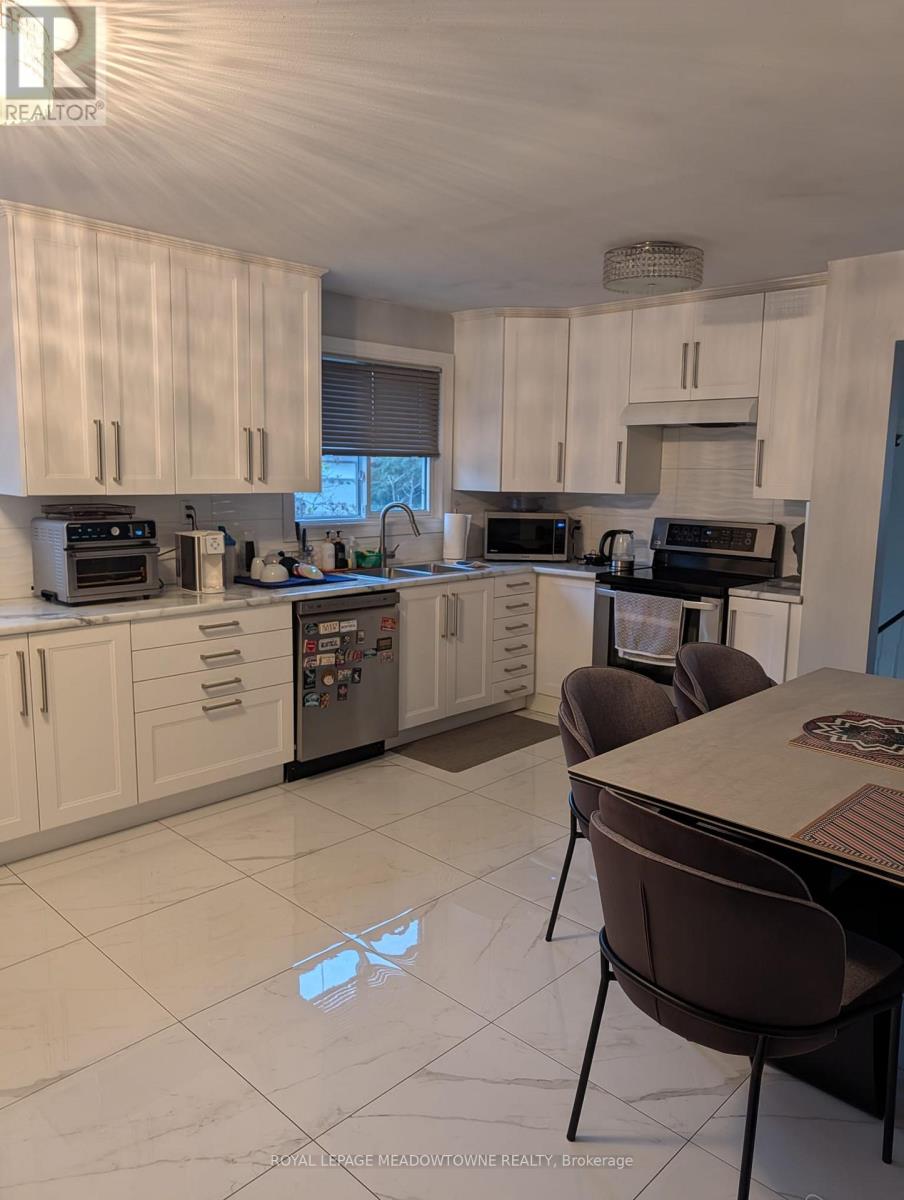 134 Chalfield Lane, Mississauga, Ontario  L4Z 1L2 - Photo 2 - W13118424
