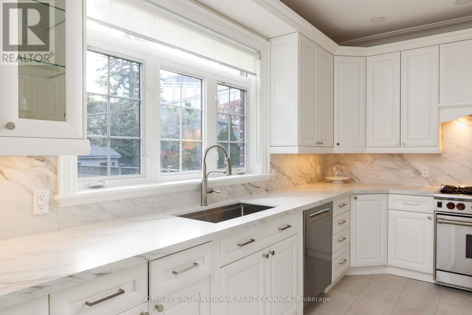 36 Gardenvale Road, Toronto, Ontario  M8Z 4B9 - Photo 14 - W13118470