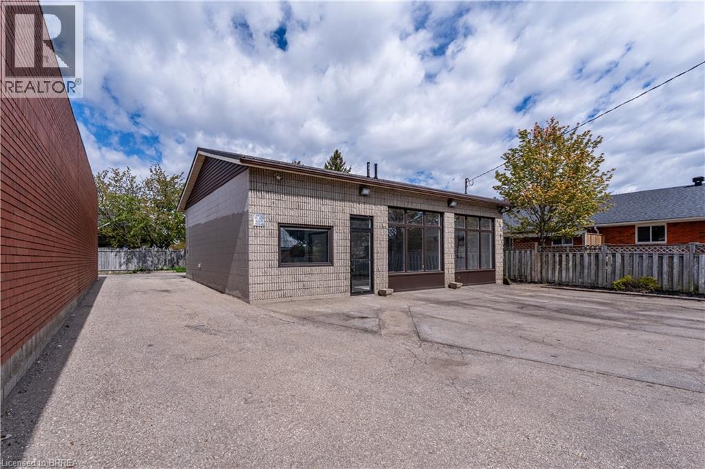 568 West Street, Brantford, Ontario  N3R 6M7 - Photo 2 - 40826310
