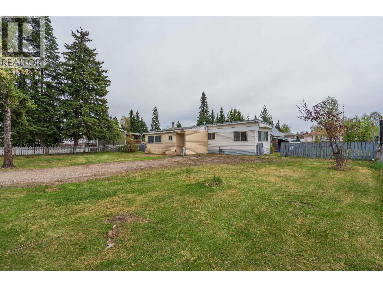 3183 Austin Road, Prince George, British Columbia  V2K 2K6 - Photo 2 - R3122766