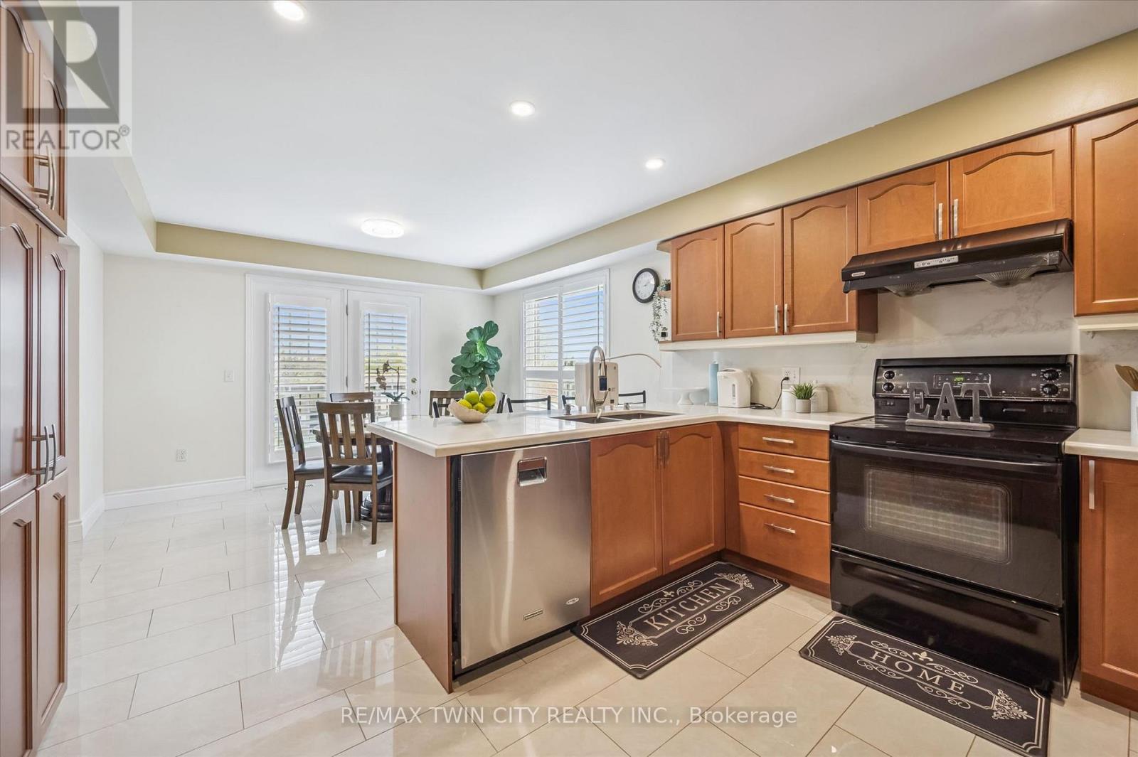 96 Hay Crescent, Cambridge, Ontario  N1P 1H7 - Photo 10 - X13118274