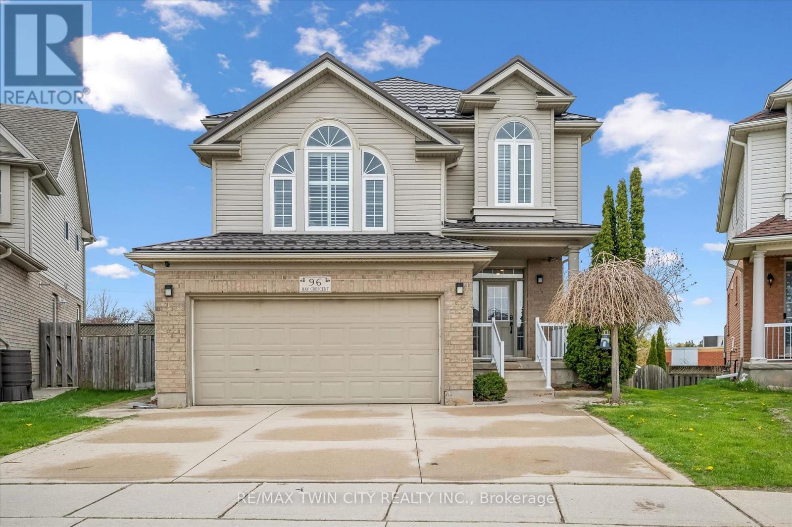 96 Hay Crescent, Cambridge, Ontario  N1P 1H7 - Photo 3 - X13118274