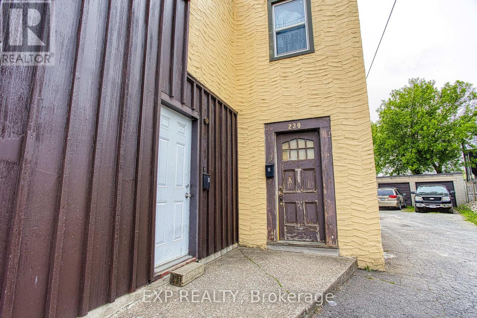230 Welland Avenue, St. Catharines, Ontario  L2R 2P5 - Photo 2 - X13118326