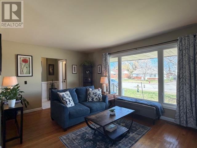 17 Cartier St, Sault Ste. Marie, Ontario  P6B 3K1 - Photo 3 - SM260907