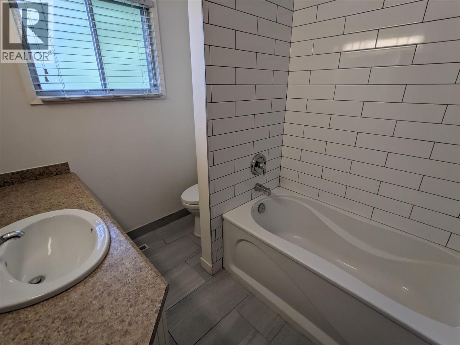 1020 13th Street, Kamloops, British Columbia  V2B 3C9 - Photo 30 - 10387144